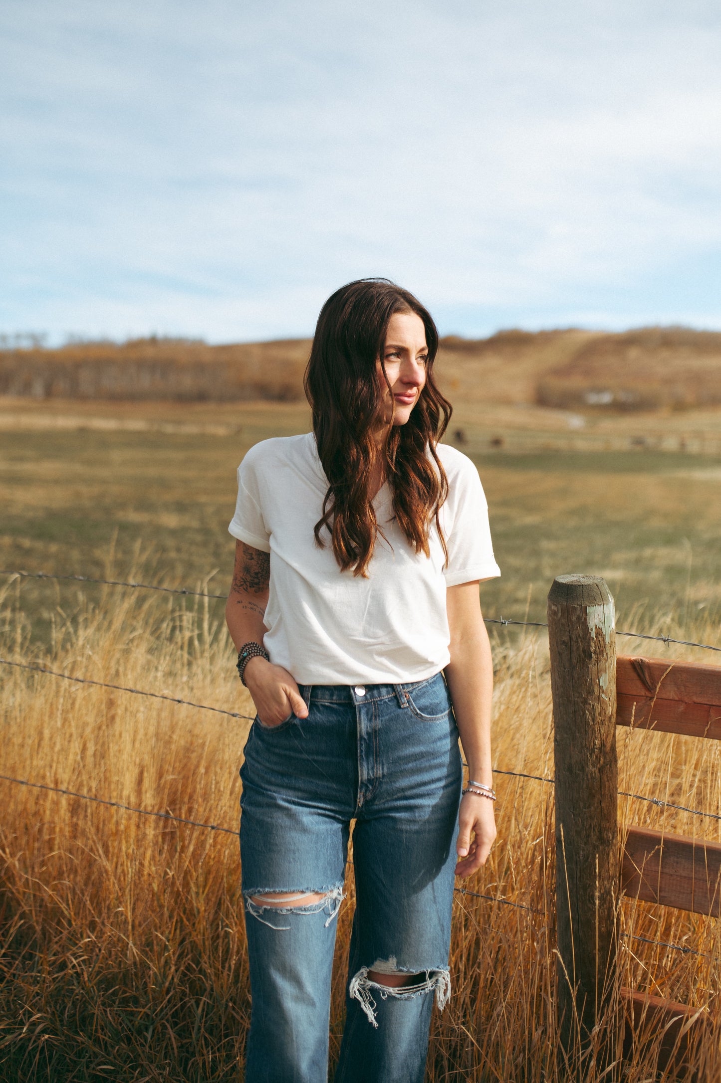 THE ELEEN- ESSENTIAL TEE IVORY