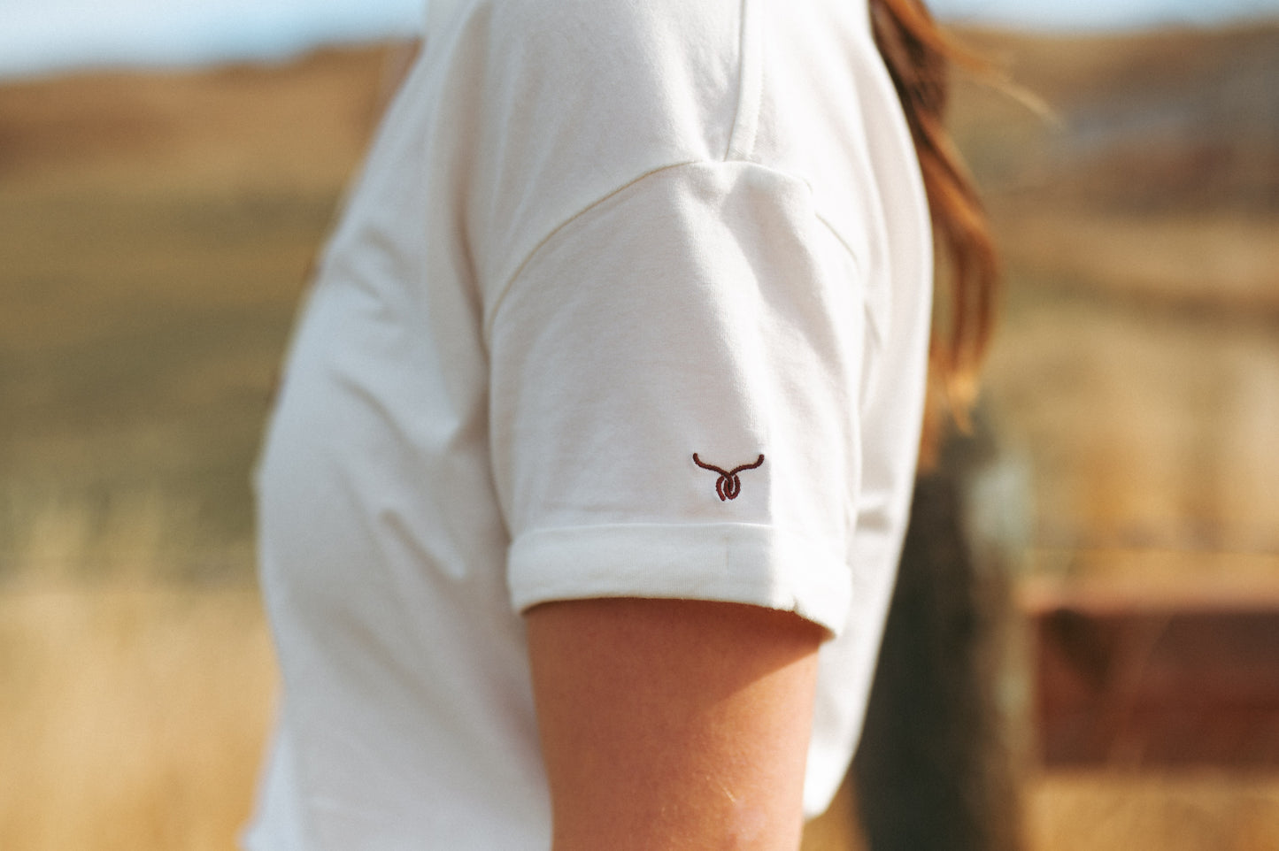 THE ELEEN- ESSENTIAL TEE IVORY